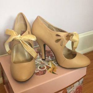 Mojo Moxy • Vintage inspired nude 4 in. heels
